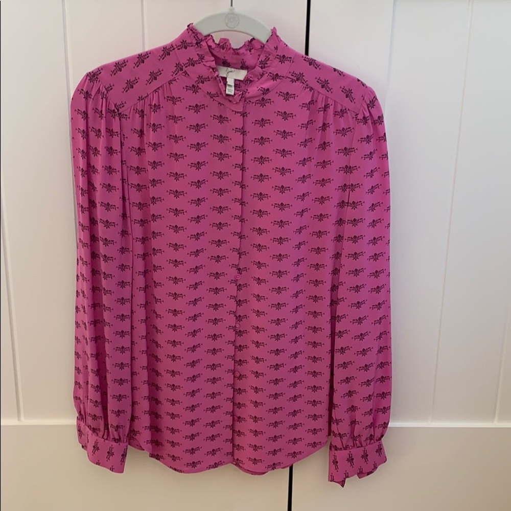 Button-up pink blouse. Size extra small